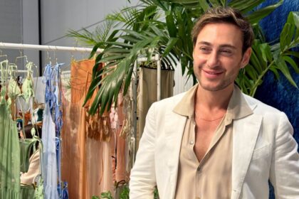 Alessio Nanni, Director de Moda y Belleza de Italian Trade Agency NYC, durante la feria CABANA en Miami Beach, Florida