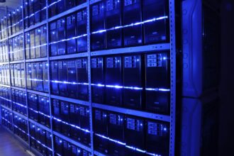 Centro de datos con servidores tecnología
