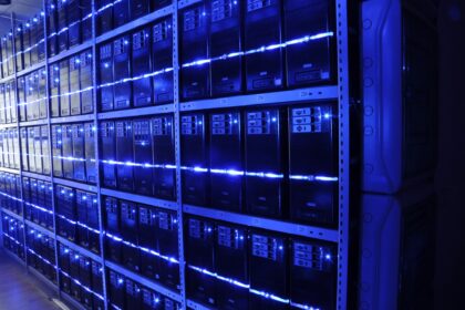 Centro de datos con servidores tecnología