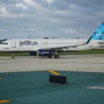 Avión JetBlue Airbus A320 en el Aeropuerto Internacional de Fort Lauderdale-Hollywood (FLL)