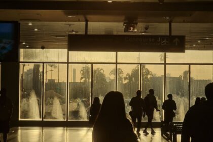 Pasajeros en el Aeropuerto Internacional de Miami (MIA)