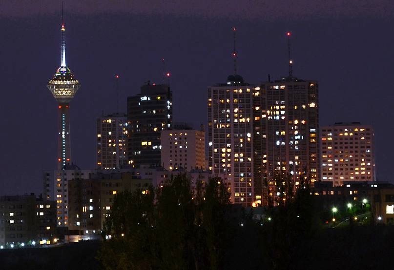 Teherán de noche, capital de Irán